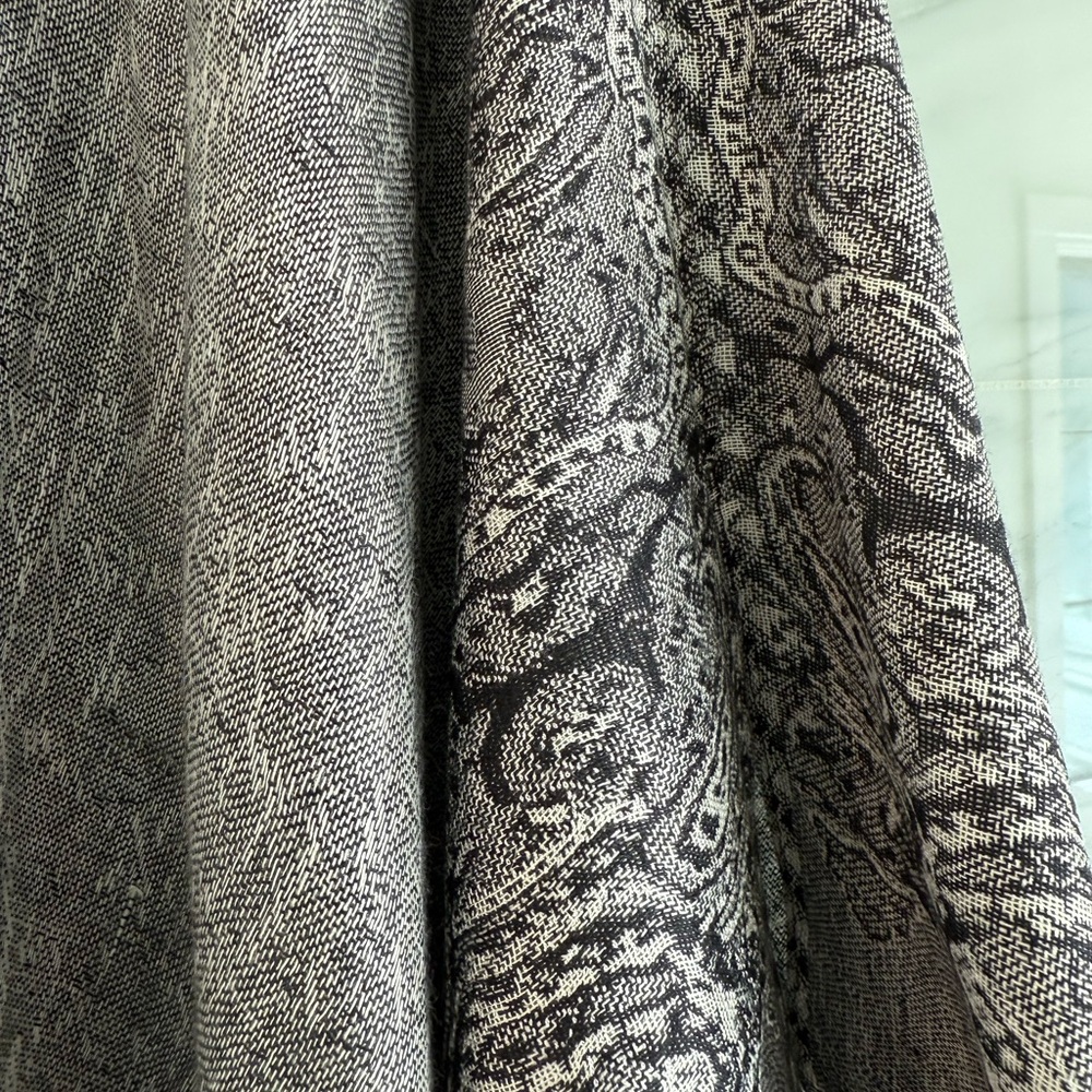 Elegant Gray Shawl with Fringe NWOT - Picture 3 of 4